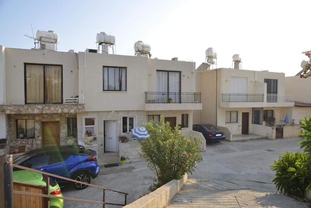 Isabella Court Townhouse Near Venus Beach And Lidl 파포스 외부 사진